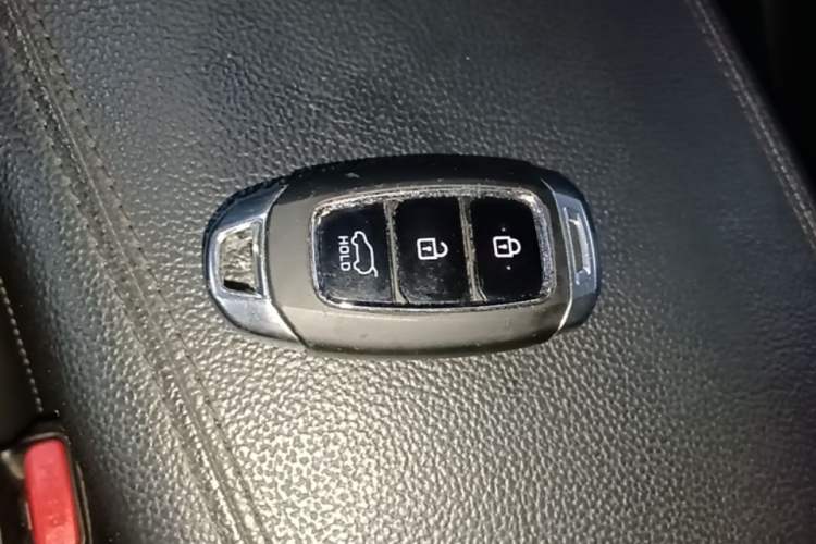 Used Hyundai Santa Fe 2019 380 TGDi TOP Automatic Two-Wheel Drive Flagship Version China VI Standard Vehicle Key