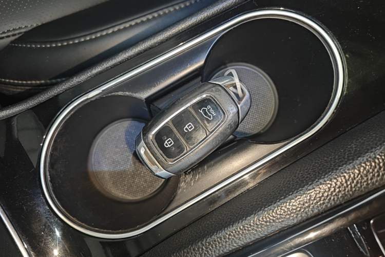 Used Hyundai Santa Fe 2019 380 TGDi GLS Automatic 2WD Luxury Version China VI Standard Vehicle Key