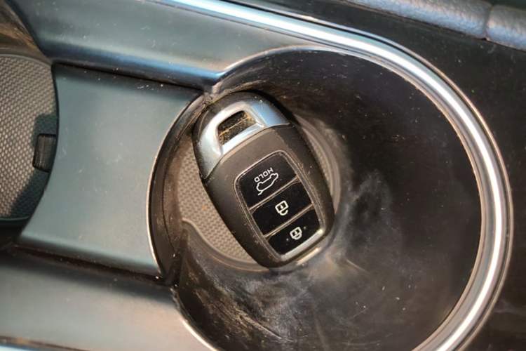 Used Hyundai Santa Fe 2019 380 TGDi DLX Automatic All-Wheel Drive Prestige (HTRAC) China VI Vehicle Key