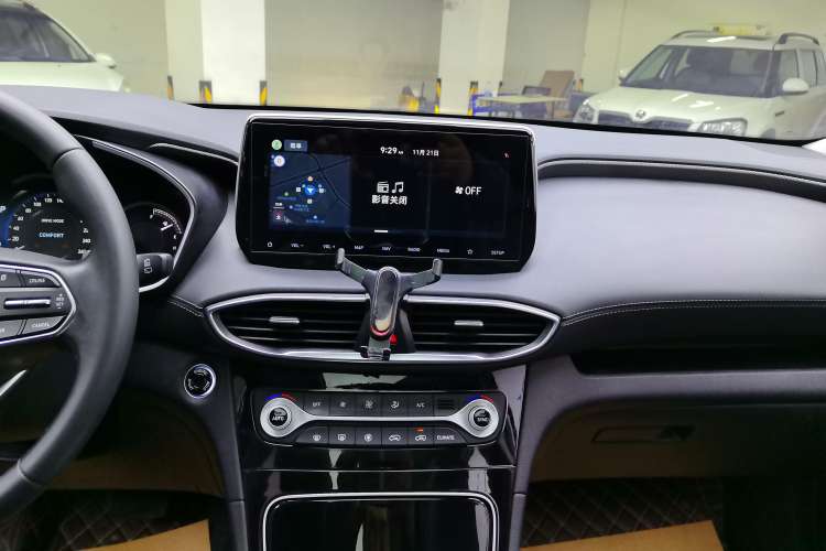 Used Hyundai Santa Fe 2019 380 TGDi GLS Automatic 2WD Luxury Version China VI Standard Audio And AC Panel