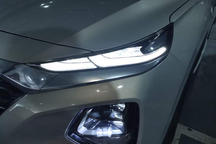 Used Hyundai Santa Fe 2019 380 TGDi DLX Automatic Two-Wheel Drive Prestige Plus Version China VI Standard Left Front Headlight