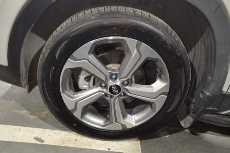 Used Hyundai Santa Fe 2019 380 TGDi DLX Automatic Two-Wheel Drive Prestige Plus Version China VI Standard Left Front Wheel Hub