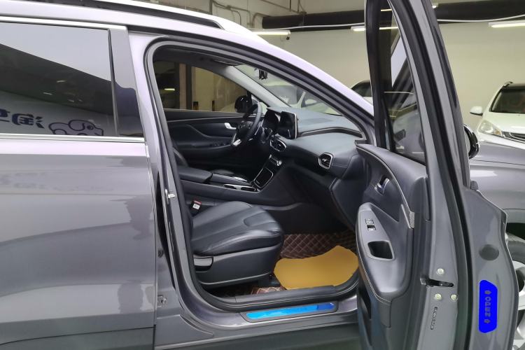 Used Hyundai Santa Fe 2019 380 TGDi GLS Automatic 2WD Luxury Version China VI Standard Right Front Seat