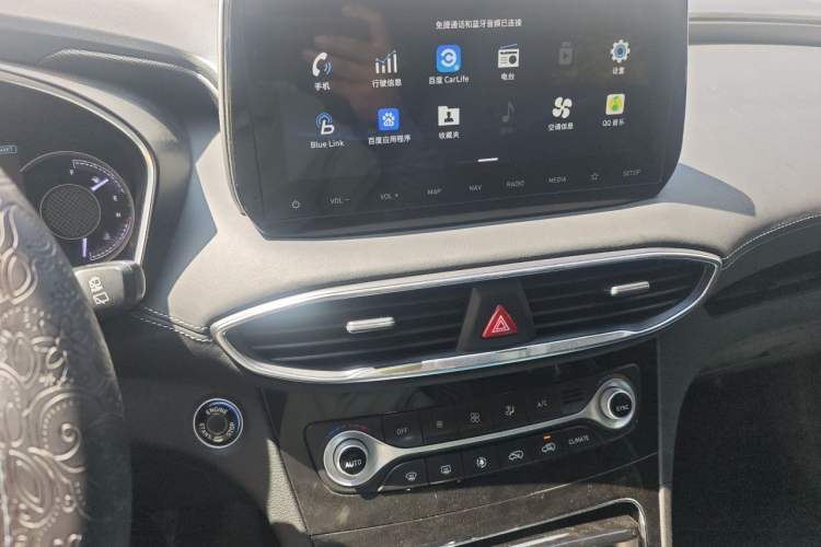 Used Hyundai Santa Fe 2019 380 TGDi DLX Automatic All-Wheel Drive Prestige (HTRAC) China VI Audio And AC Panel