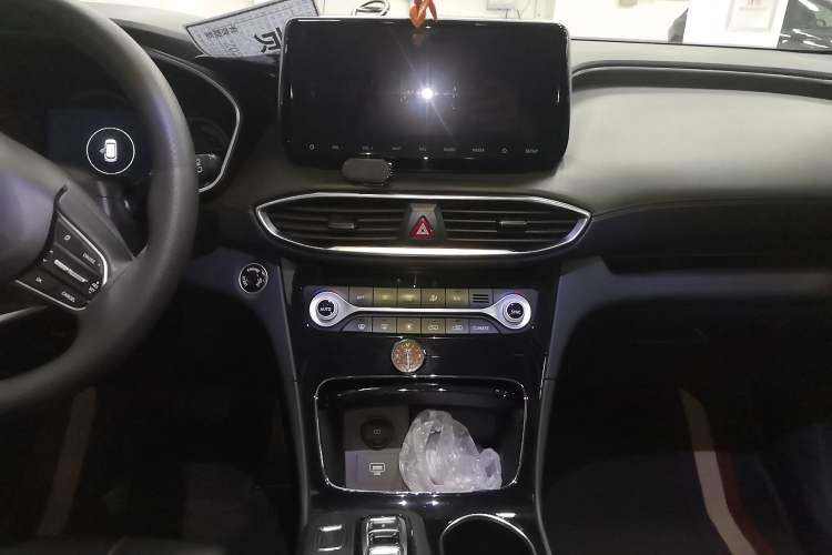 Used Hyundai Santa Fe 2019 380 TGDi GLS Automatic 2WD Luxury Version China V Standard Audio And AC Panel