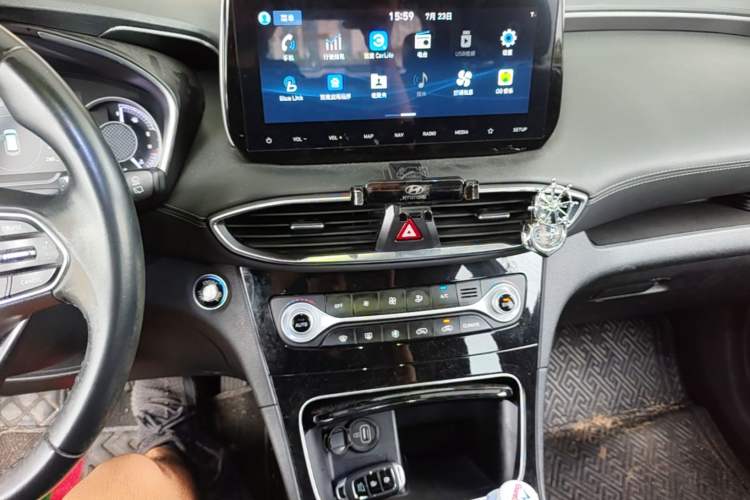 Used Hyundai Santa Fe 2019 380 TGDi GLS Automatic 2WD Luxury Version China VI Standard Audio And AC Panel