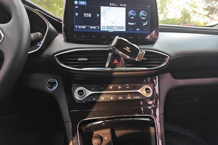 Used Hyundai Santa Fe 2019 380 TGDi DLX Automatic All-Wheel Drive Prestige (HTRAC) China V-standard Audio And AC Panel