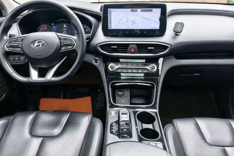 Used Hyundai Santa Fe 2019 380 TGDi TOP Automatic All-Wheel Drive Flagship (HTRAC) – China VI Standard Audio And AC Panel