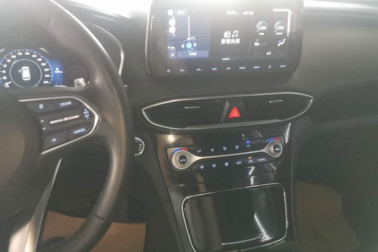 Used Hyundai Santa Fe 2019 380 TGDi GLS Automatic 2WD Luxury Version China V Standard Audio And AC Panel