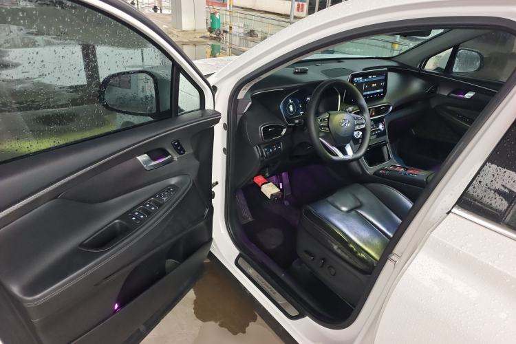 Used Hyundai Santa Fe 2019 380 TGDi TOP Automatic All-Wheel Drive Flagship (HTRAC) – China VI Standard Driver Seat