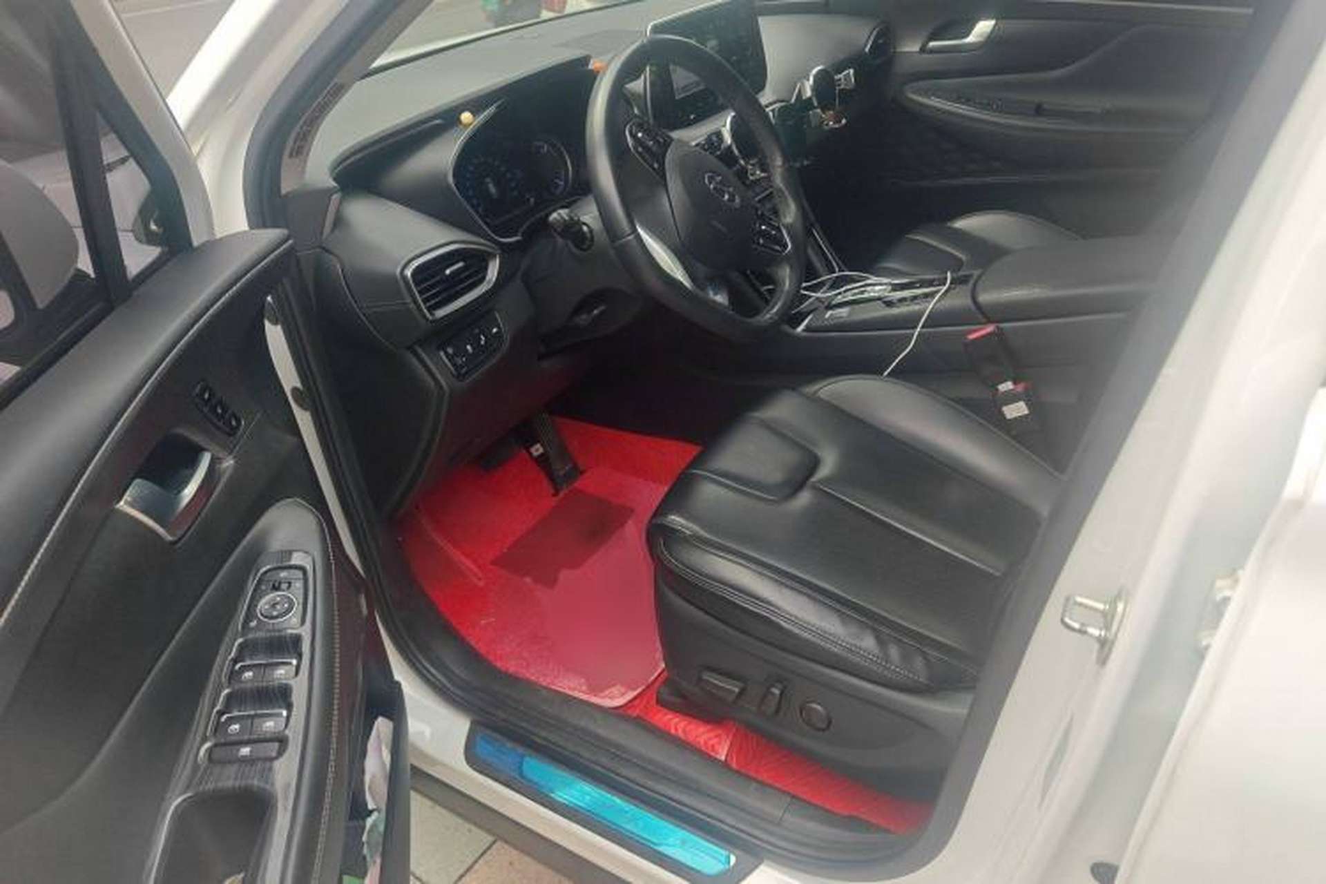Used Hyundai Santa Fe 2019 380 TGDi DLX Automatic All-Wheel Drive Prestige PLUS (HTRAC) China VI Driver Seat