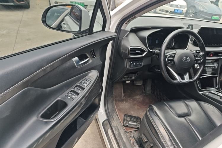 Used Hyundai Santa Fe 2019 380 TGDi TOP Automatic All-Wheel Drive Flagship (HTRAC) – China VI Standard Driver Seat