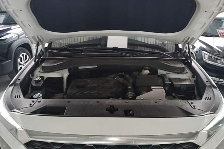 Used Hyundai Santa Fe 2019 380 TGDi GL Automatic Two-Wheel Drive Elite Edition China VI Standard Engine Bay