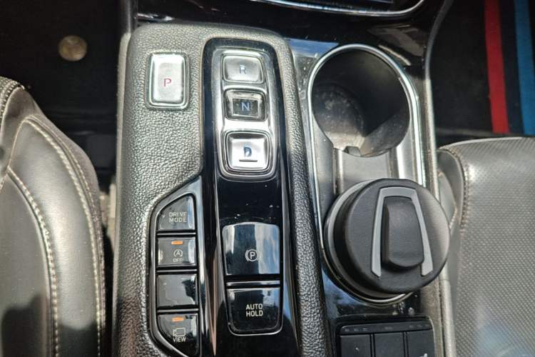 Used Hyundai Santa Fe 2019 380 TGDi DLX Automatic Two-Wheel Drive Prestige Plus Version China VI Standard Gear Lever