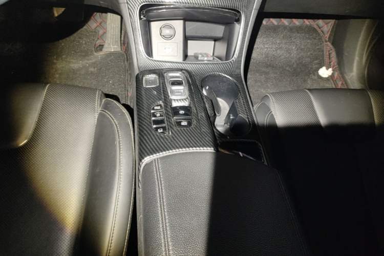 Used Hyundai Santa Fe 2019 380 TGDi GLS Automatic 2WD Luxury Version China VI Standard Gear Lever