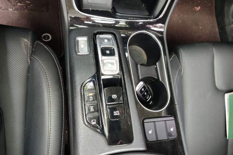 Used Hyundai Santa Fe 2019 380 TGDi DLX Automatic All-Wheel Drive Prestige (HTRAC) China V-standard Gear Lever