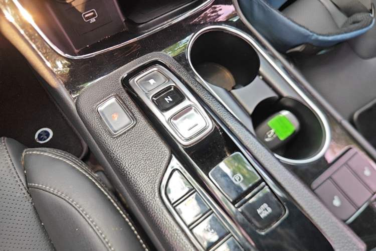 Used Hyundai Santa Fe 2019 380 TGDi DLX Automatic All-Wheel Drive Prestige (HTRAC) China V-standard Gear Lever