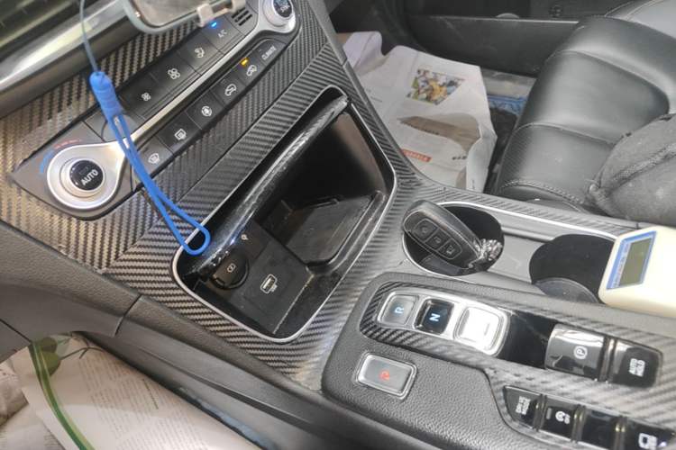 Used Hyundai Santa Fe 2019 380 TGDi DLX Automatic Two-Wheel Drive Prestige Plus Version China VI Standard Gear Lever