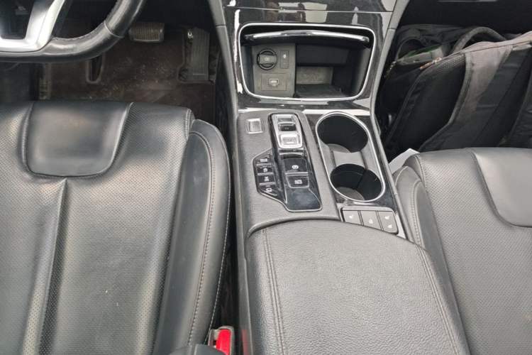 Used Hyundai Santa Fe 2019 380 TGDi TOP Automatic All-Wheel Drive Flagship (HTRAC) – China VI Standard Gear Lever
