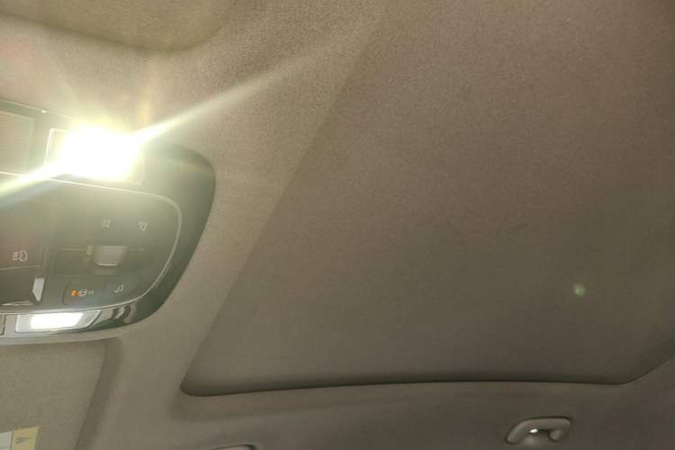 Used Hyundai Santa Fe 2019 380 TGDi DLX Automatic Two-Wheel Drive Prestige Plus Version China VI Standard Headliner
