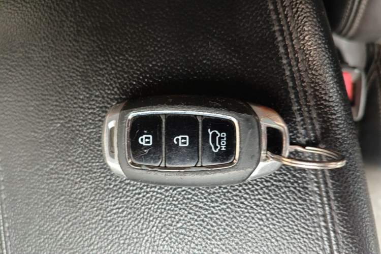 Used Hyundai Santa Fe 2019 380 TGDi DLX Automatic Two-Wheel Drive Prestige Plus Version China VI Standard Interior 1