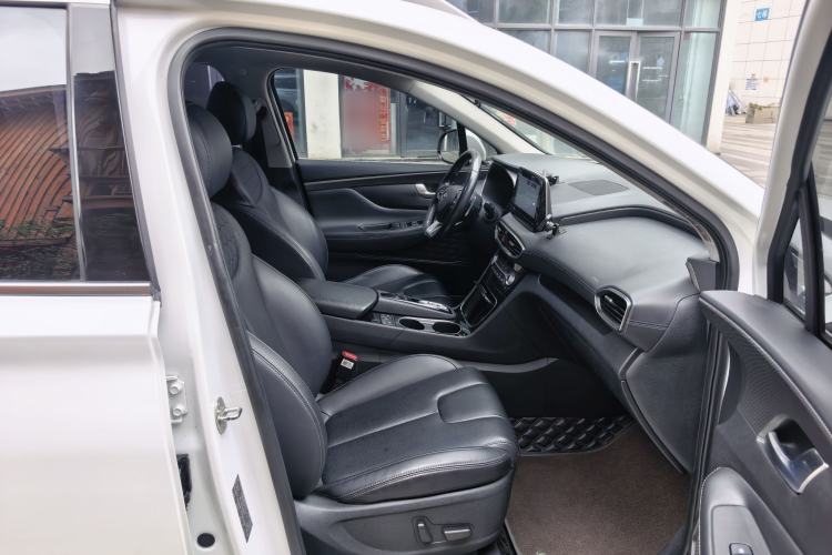 Used Hyundai Santa Fe 2019 380 TGDi TOP Automatic All-Wheel Drive Flagship (HTRAC) – China VI Standard Interior 11