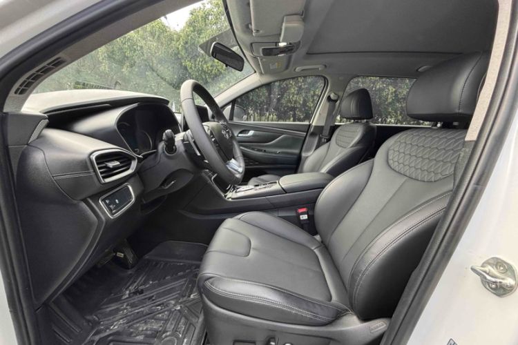 Used Hyundai Santa Fe 2019 380 TGDi GLS Automatic 2WD Luxury Version China VI Standard Interior 2