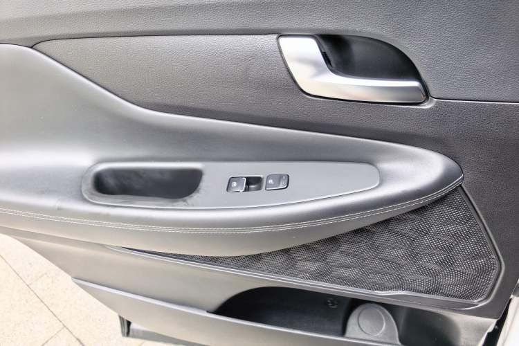 Used Hyundai Santa Fe 2019 380 TGDi TOP Automatic All-Wheel Drive Flagship (HTRAC) – China VI Standard Interior 2