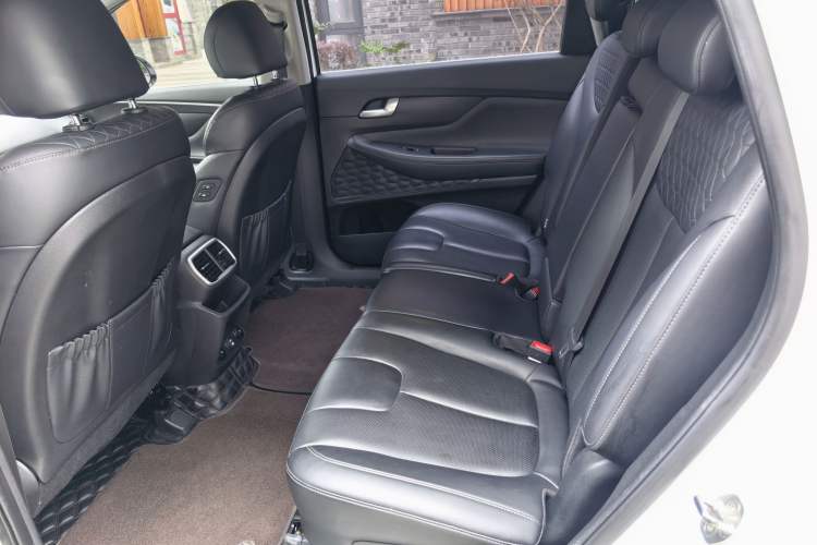 Used Hyundai Santa Fe 2019 380 TGDi TOP Automatic All-Wheel Drive Flagship (HTRAC) – China VI Standard Interior 8