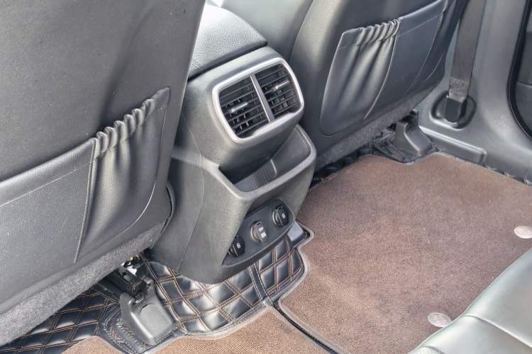 Used Hyundai Santa Fe 2019 380 TGDi TOP Automatic All-Wheel Drive Flagship (HTRAC) – China VI Standard Interior 9
