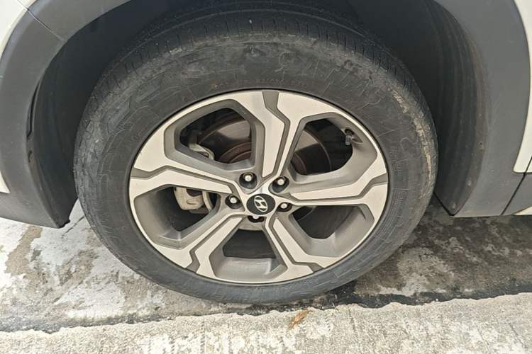 Used Hyundai Santa Fe 2019 380 TGDi DLX Automatic Two-Wheel Drive Prestige Plus Version China VI Standard Left Front Wheel Hub