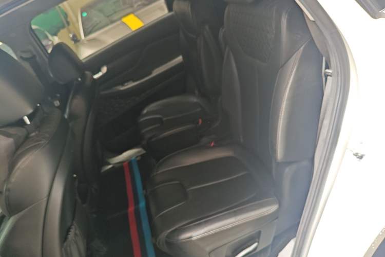 Used Hyundai Santa Fe 2019 380 TGDi DLX Automatic Two-Wheel Drive Prestige Plus Version China VI Standard Left Rear Seat