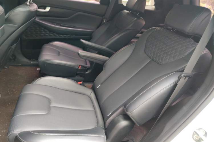 Used Hyundai Santa Fe 2019 380 TGDi DLX Automatic All-Wheel Drive Prestige (HTRAC) China V-standard Left Rear Seat