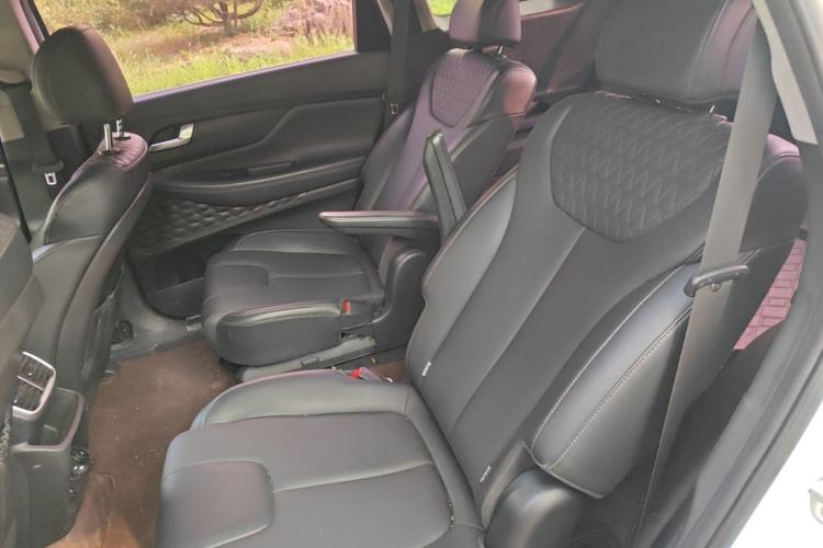 Used Hyundai Santa Fe 2019 380 TGDi DLX Automatic All-Wheel Drive Prestige (HTRAC) China V-standard Left Rear Seat