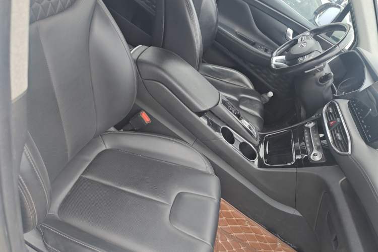 Used Hyundai Santa Fe 2019 380 TGDi GLS Automatic 2WD Luxury Version China V Standard Right Front Seat