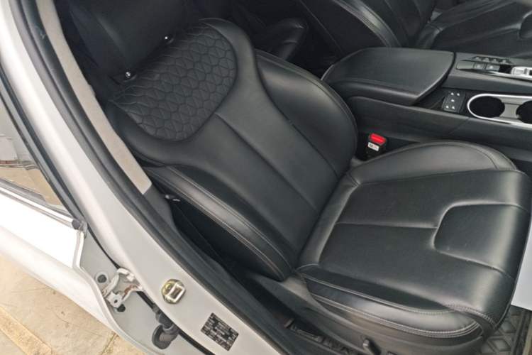 Used Hyundai Santa Fe 2019 380 TGDi TOP Automatic All-Wheel Drive Flagship (HTRAC) – China VI Standard Right Front Seat