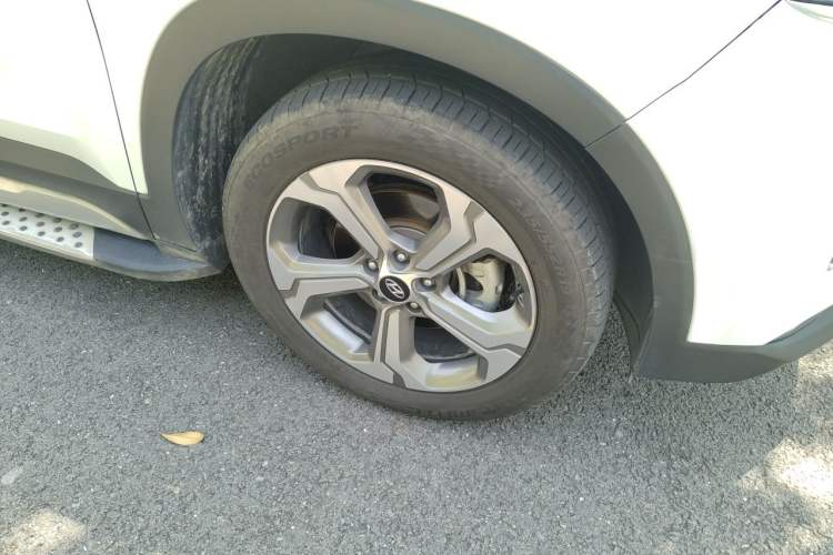 Used Hyundai Santa Fe 2019 380 TGDi DLX Automatic 2WD Prestige Edition China V Emission Standard Right Front Wheel Hub