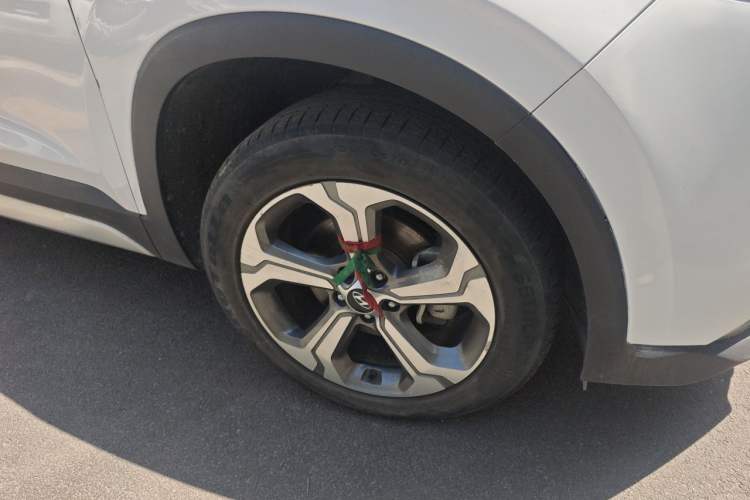 Used Hyundai Santa Fe 2019 380 TGDi DLX Automatic All-Wheel Drive Prestige (HTRAC) China VI Right Front Wheel Hub