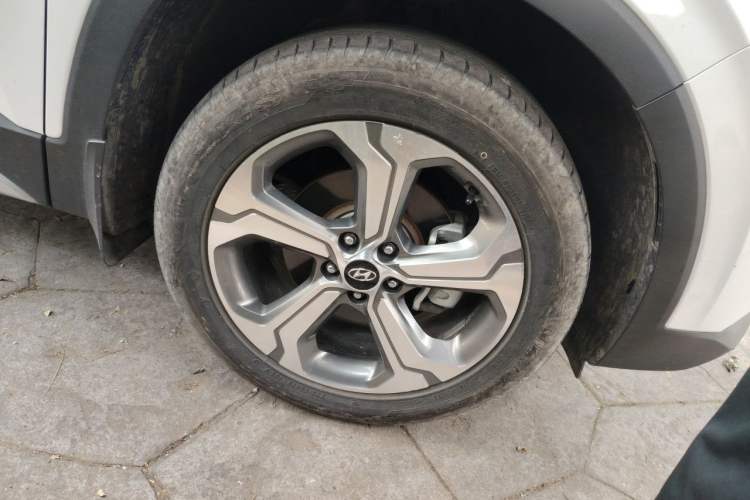 Used Hyundai Santa Fe 2019 380 TGDi DLX Automatic All-Wheel Drive Prestige (HTRAC) China V-standard Right Front Wheel Hub