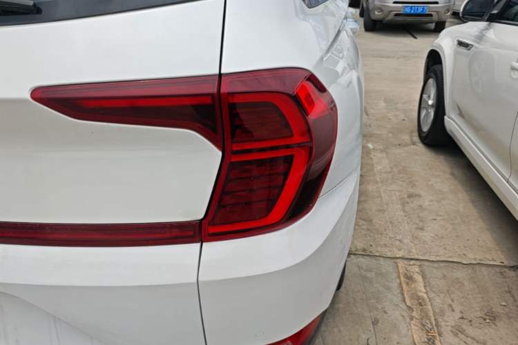 Used Hyundai Santa Fe 2019 380 TGDi TOP Automatic All-Wheel Drive Flagship (HTRAC) – China VI Standard Right Rear Taillight