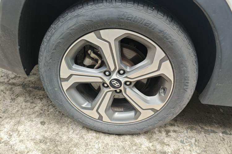 Used Hyundai Santa Fe 2019 380 TGDi DLX Automatic Two-Wheel Drive Prestige Plus Version China VI Standard Right Rear Wheel Hub