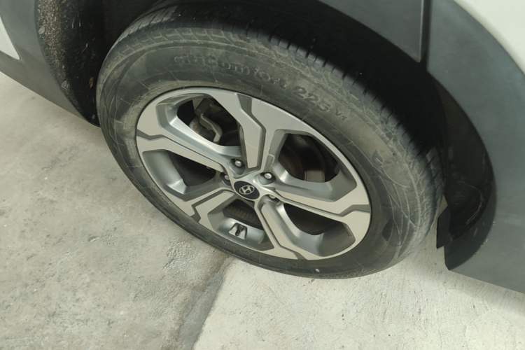 Used Hyundai Santa Fe 2019 380 TGDi DLX Automatic Two-Wheel Drive Prestige Plus Version China VI Standard Right Rear Wheel Hub
