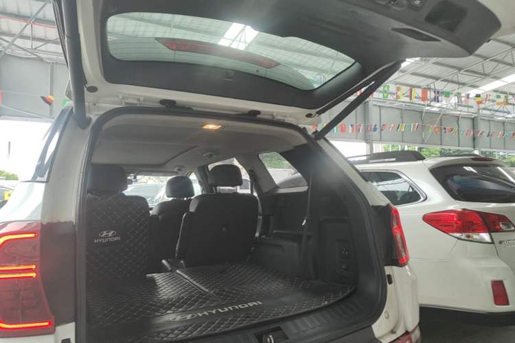 Used Hyundai Santa Fe 2019 380 TGDi DLX Automatic Two-Wheel Drive Prestige Plus Version China VI Standard Trunk
