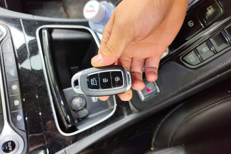 Used Hyundai Santa Fe 2019 380 TGDi GLS Automatic 2WD Luxury Version China VI Standard Vehicle Key