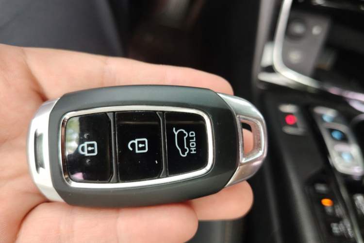 Used Hyundai Santa Fe 2019 380 TGDi DLX Automatic All-Wheel Drive Prestige (HTRAC) China V-standard Vehicle Key