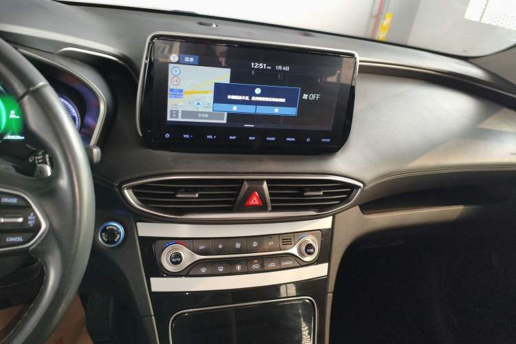Used Hyundai Santa Fe 2020 380 TGDi Automatic Two-Wheel Drive GLS Luxury Edition Audio And AC Panel