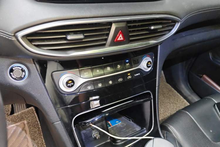 Used Hyundai Santa Fe 2020 380 TGDi Automatic Two-Wheel Drive DLX Prestige Edition PLUS Audio And AC Panel