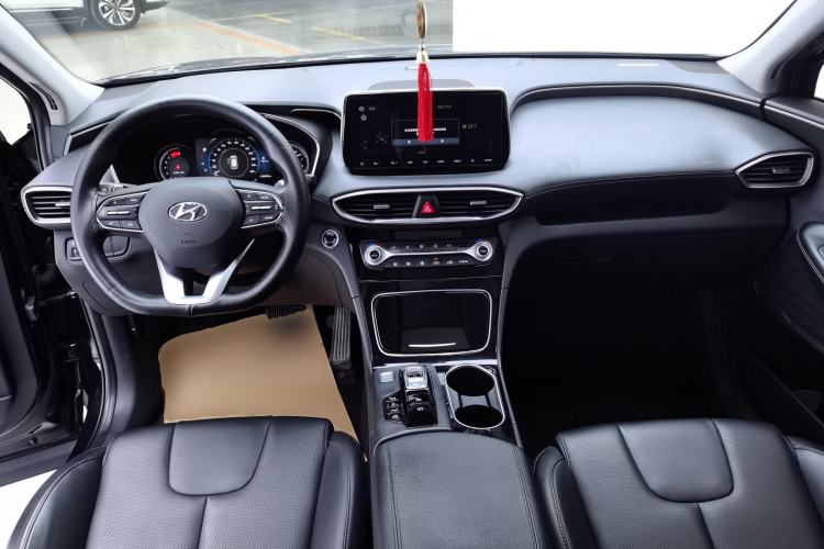 Used Hyundai Santa Fe 2020 380 TGDi Automatic Two-Wheel Drive GLS Luxury Edition Center Console