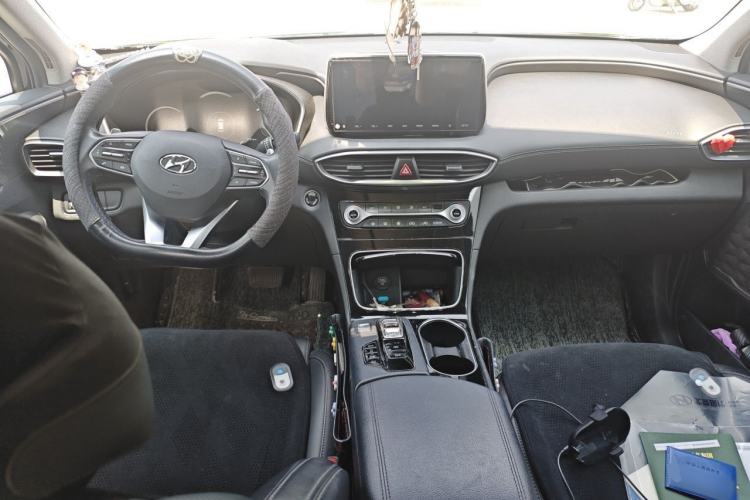Used Hyundai Santa Fe 2020 380 TGDi Automatic Two-Wheel Drive GLS Luxury Edition Center Console