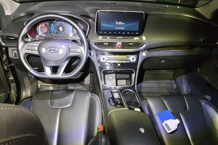 Used Hyundai Santa Fe 2020 380 TGDi Automatic Two-Wheel Drive GLS Luxury Edition Center Console